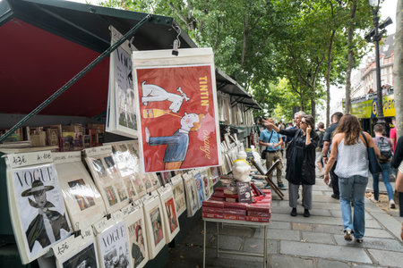 The stalls along the Seine River in Parisのeditorial素材