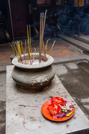 incense and offers in Tin Hau Temple in Hong Kongのeditorial素材
