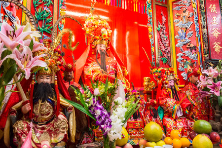 . the altar with the food offers in Yeung Hau Templeのeditorial素材