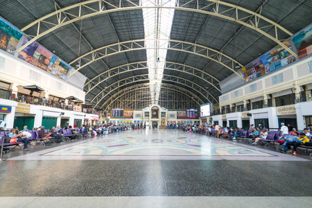 The waiting room of the Hualamphong Railway station in Bangkokのeditorial素材