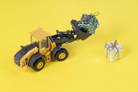 it's time to work to prepare Christmas presentsの写真素材