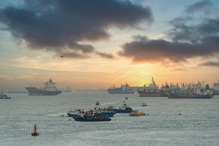 Singapore. January 2020.   ships at anchor in front of the port of Singaporeのeditorial素材