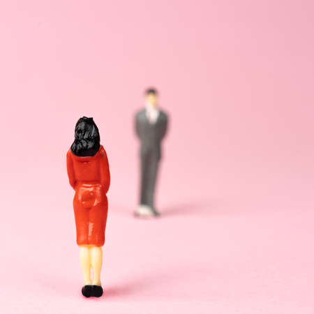 a pair of statuettes meetの写真素材