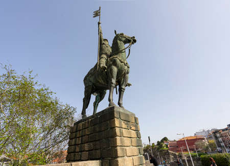 Porto, Portugal. March 2022. the Statue of VÃ­mara Peres in the square in front of the Cathedral in the city centerのeditorial素材
