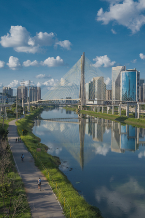 Bridge Station, Marginal Pinheiros, Business Center, Sao Paulo, Brazilのeditorial素材