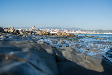 at ground level looking at the cityの写真素材