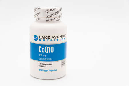 Fuji City, Shizuoka-Ken, Japan - November 7, 2020: Lake Avenue Nutrition CoQ10 USP grade 100 mg 120 veggie capsules. Isolated on white background. Copy space.のeditorial素材
