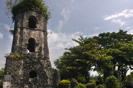 Cagsawa Ruins Church. Bicol. Southeast Luzon. Philippines. の写真素材