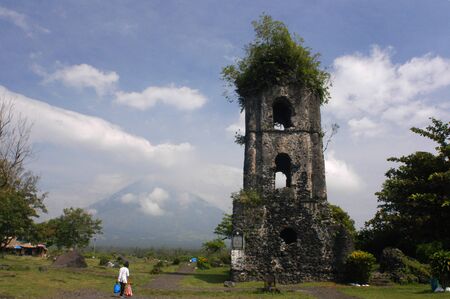 Cagsawa Ruins Church. Bicol. Southeast Luzon. Philippines. の写真素材