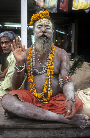 Portrait Of A Sadhu, Varanasi, Uttar Pradesh, India. Varanasi, Uttar Pradesh, India. Varanasi sadhu. In addition to hosting religious festivals, Varanasi is home to a large concentration of sadhus. Sadhus are Hindu monks who renounce most sensual pleasureのeditorial素材