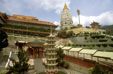 Pagoda at the Kek Lok Si (Temple of Sukhavati) Buddhist Temple, Air Itam, Penang, Penang State, Malaysia.のeditorial素材