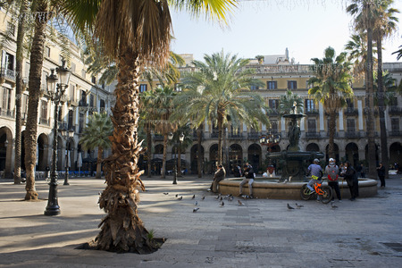 Plaza Real or Plaza Real, Barrio Gotico, Barcelona, Catalonia, Spainのeditorial素材