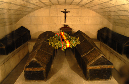 Sepulchres of Catholic Monarchs in crypt of the cathedral Royal Chapel. 16th century.Granada. Andalucia, Spainのeditorial素材