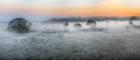 autumn morningの写真素材