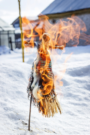 Burning of a doll during spring holiday of Maslenitsaの写真素材