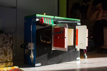 Special box for rapid development of a small child