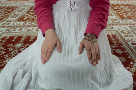 Muslim woman prayingの写真素材