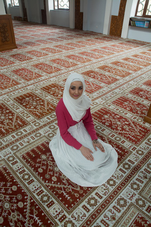 Muslim woman in mosqueの写真素材