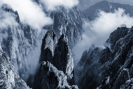 Clouds above the peaks of Huangshan National park. China.の写真素材