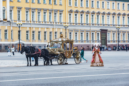 Saint Petersburg, Russia - October 05, 2021: Retro carriage stands on Palace Square.のeditorial素材
