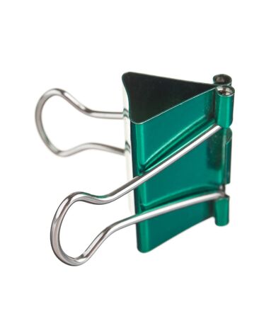 green metal paper clip isolated on white backgroundの写真素材