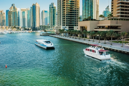 DUBAI, UAE - NOVEMBER 16: Modern buildings in Dubai Marina, on November 16, 2012, Dubai, UAE. In the city of artificial channel length of 3 kilometers along the Persian Gulf.のeditorial素材