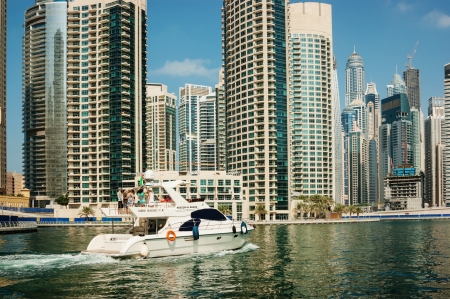 DUBAI, UAE - NOVEMBER 16: High rise buildings in Dubai Marina, on November 16, 2012, Dubai, UAE. In the city of artificial channel length of 3 kilometers along the Persian Gulf.のeditorial素材