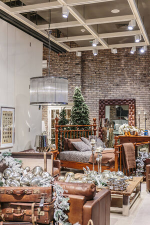 DUBAI, UAE - OCTOBER 31: Shop Christmas gifts in Dubai mall on October 31, 2013 in Dubai. At over 12 million sq ft, it is the world's largest shopping mall based on total area.のeditorial素材