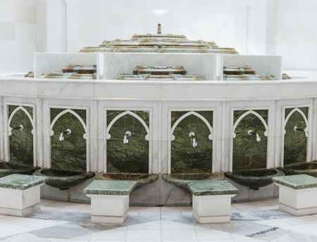 ABU DHABI, UNITED ARAB EMIRATES - NOVEMBER 5: Sheikh Zayed Grand Mosque November 5, 2013 in Abu Dhabi, United Arab Emirates. The famous Sheikh Zayed mosque is the largest mosque in UAEのeditorial素材