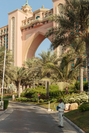 DUBAI, UAE-NOVEMBER 3: View Atlantis Hotel on November 3, 2013 in Dubai, UAE. The resort consists of two towers linked by a bridge, with a total of 1539 rooms.のeditorial素材