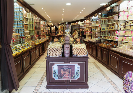 CASSIS, FRANCE - NOVEMBER 5, 2014: Grocery storeのeditorial素材