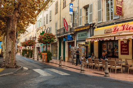 ANTIBES, FRANCE - NOVEMBER 3, 2014: Street in the old townのeditorial素材