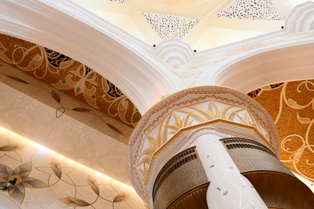 ABU DHABI, UNITED ARAB EMIRATES - NOVEMBER 5: Decorative element in the Sheikh Zayed Grand Mosque on November 5, 2013 in Abu Dhabi, UAE. The famous Sheikh Zayed mosque is the largest mosque in UAEのeditorial素材
