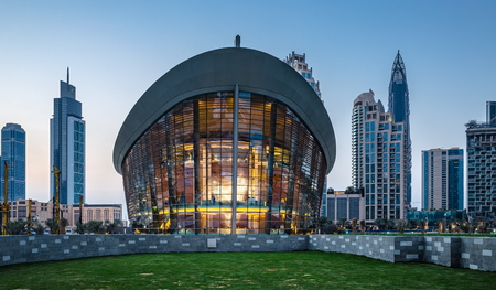 DUBAI, UAE - DECEMBER 3, 2017: Dubai Opera House at nightのeditorial素材