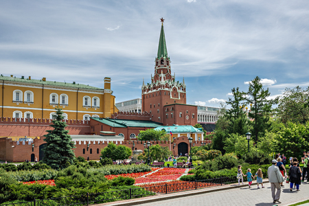 MOSCOW, RUSSIA - June 4, 2018: The famous Alexander Garden near the walls of the Moscow Kremlinのeditorial素材