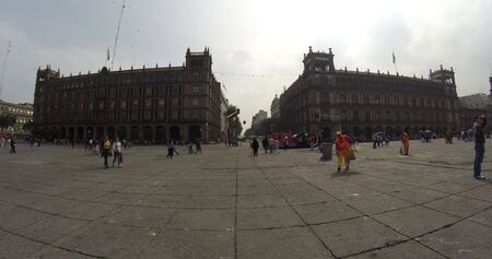 Walking through the streets of Mexico Cityのeditorial素材