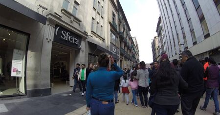 Walking through the streets of Mexico Cityのeditorial素材