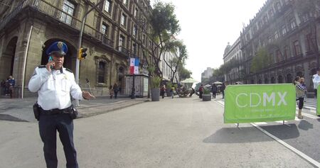 Walking the streets of Mexico Cityのeditorial素材