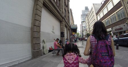 Walking the streets of Mexico Cityのeditorial素材