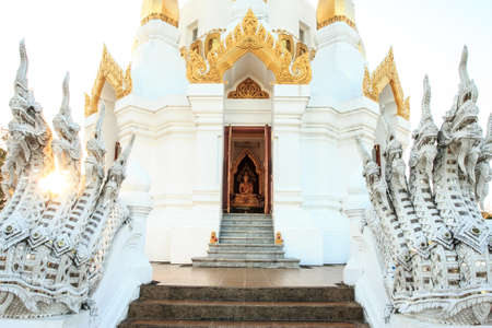 To meet Buddha の写真素材