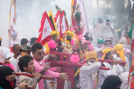 SURAT THANI, THAILAND - APRIL 3 , 2015 : Surat Thani Vegetarian Festival on April 3, 2015 in Surat Thani, Thailand. During the festival ritual mortification is practised to appease the Gods.のeditorial素材