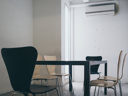 Simple cheap and small meeting room for group discussion.