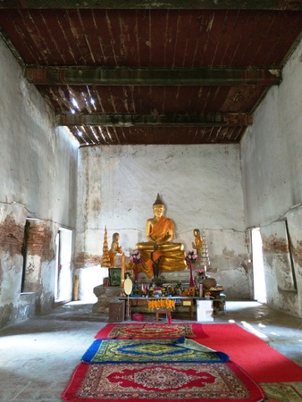 Image of Buddha in the Buddhist Temple, the old ubosot Wat Bang Nam Pheung Nok, Samutprakarn, Thailandのeditorial素材