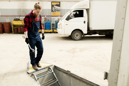 Automotive Technician At workの写真素材