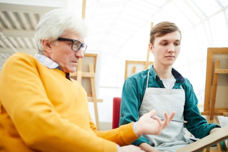 Art Teacher Commenting Sketchの写真素材