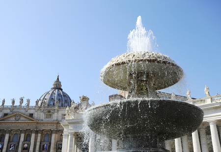 Fountain in the square in front of St. Peter's Cathedral. Vatican City, Vatican State.のeditorial素材