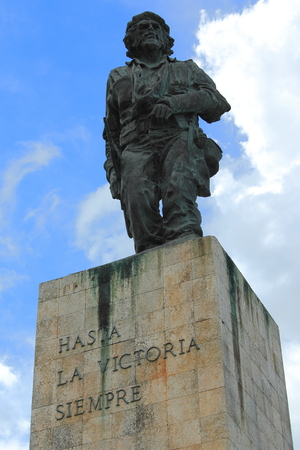 Che Guevara statue near the Che Guevara Mausoleum (Mausoleo Che Guevara) and museum in Santa Clara, Cuba. Also called the Ernesto Guevara Sculptural Complex.のeditorial素材