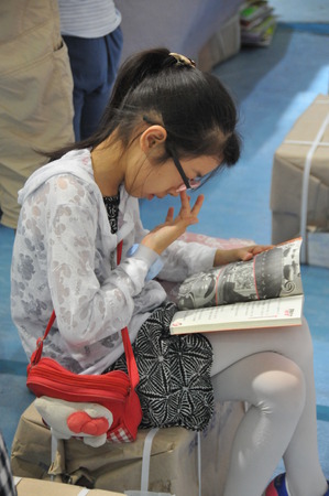 2015 Shanghai book fair: books in Chinaのeditorial素材