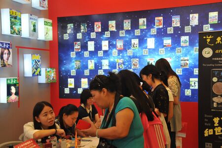 2015 Shanghai book fair: books in Chinaのeditorial素材