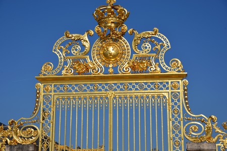 The golden gate of the palace of Versailles, France のeditorial素材